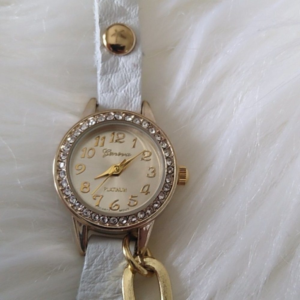 NWOT Geneva Platinum White & Gold 'Love' Rhinestone Wrap Bracelet Watch - Picture 7 of 8
